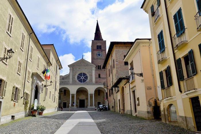 Alloggio Nella Villa Dell'Edera Acqui Terme Ngoại thất bức ảnh